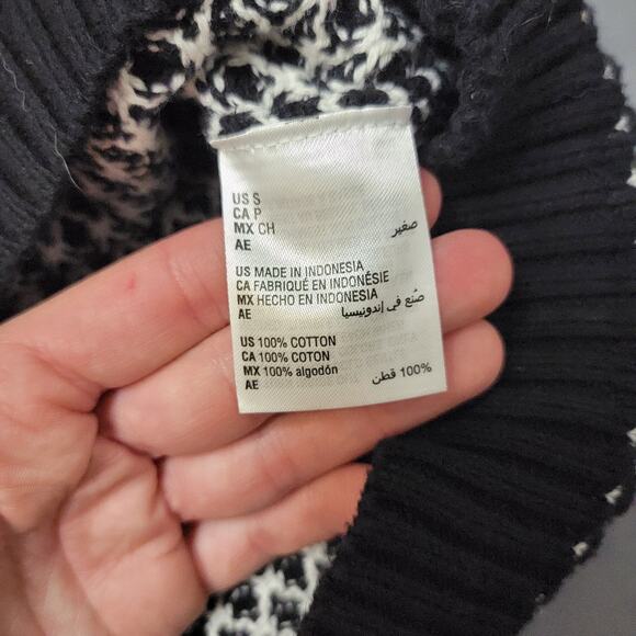 Karen Scott Black White Geometric Cotton Toggle Sweater Classic Preppy Layer - Picture 7 of 8